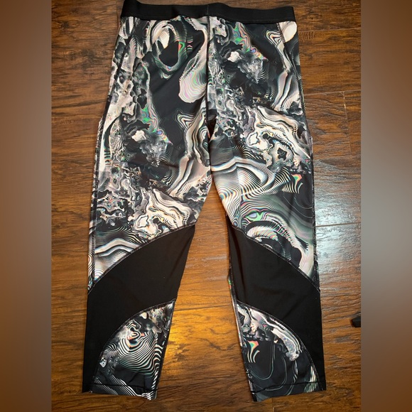 💜Nike Pro  Tight Fit Coral Print Training Capri Crop Leggings, Size XL - Picture 2 of 4